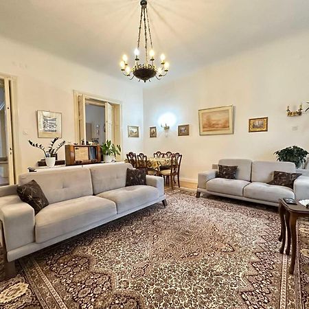 The Best Location Salon Apartment With Main Street View Saraievo Exterior foto