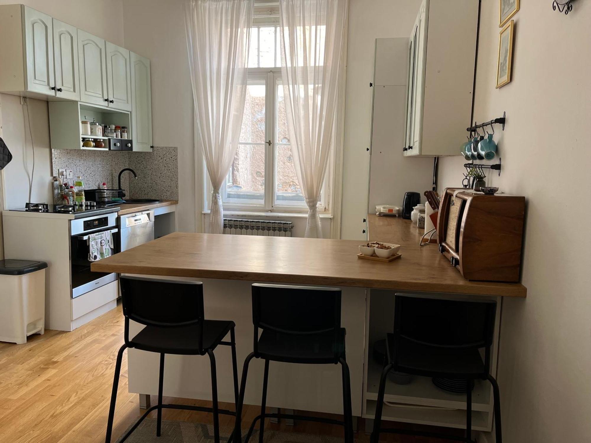 The Best Location Salon Apartment With Main Street View Saraievo Exterior foto