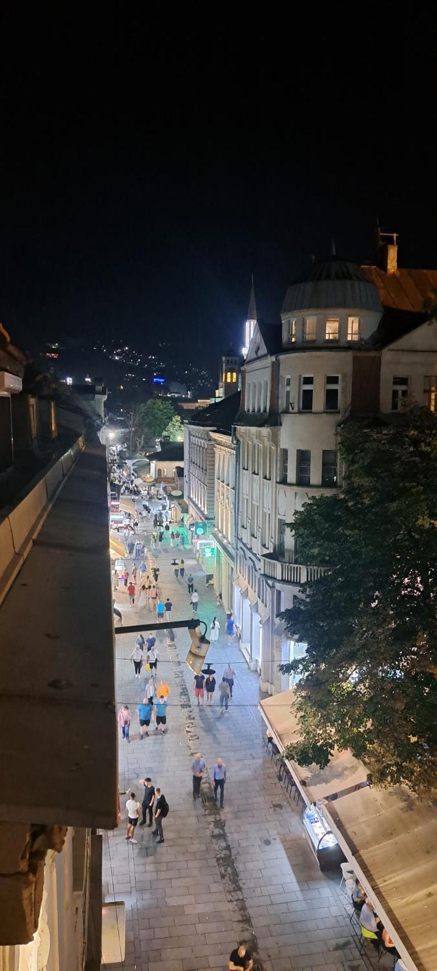 The Best Location Salon Apartment With Main Street View Saraievo Exterior foto